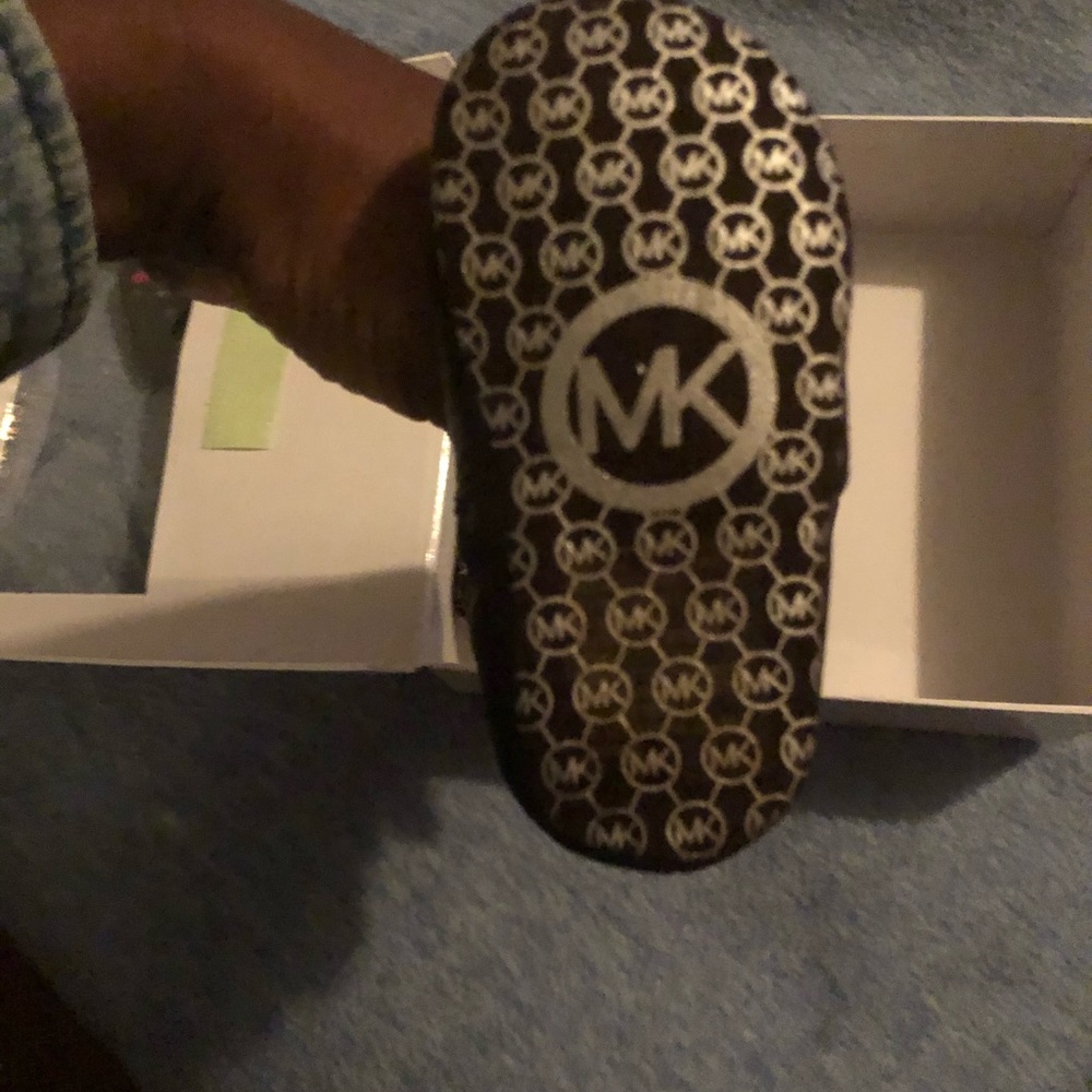 Baby girl brown MK boots